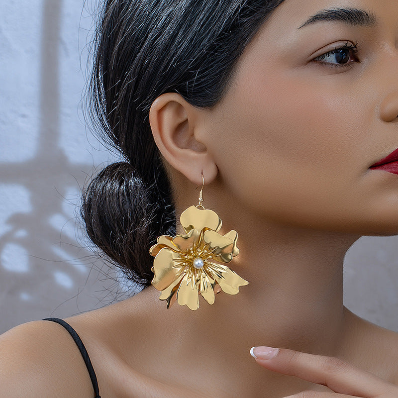 Retro Petal Flower Hoop Earrings