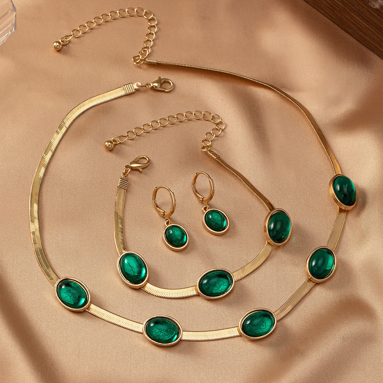 Vintage Elegant Necklace, Bracelet, and Earrings